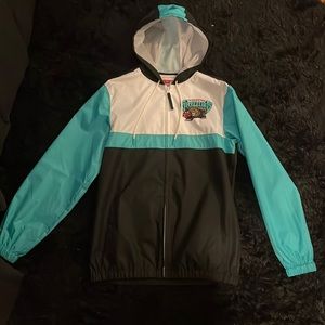 Mitchell & Ness Vancouver Grizzlies Windbreaker (Turquoise/Black)